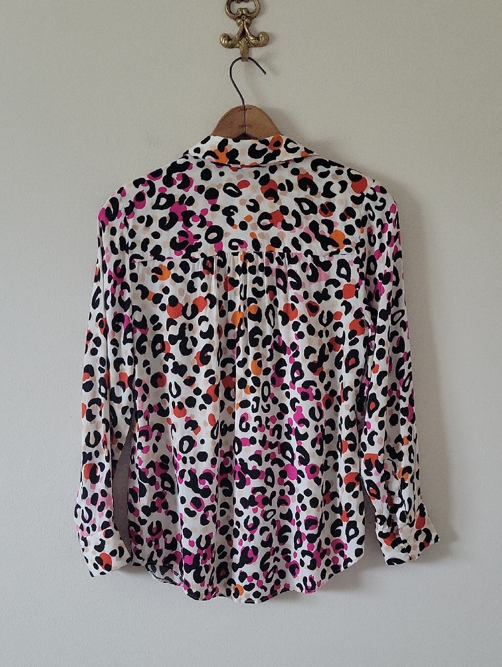Chico's Long Sleeve Colorful Animal Print Button Down Rayon Shirt Size Small - Picture 3 of 6